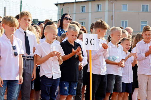 [FOTO] Uczniowie z całego powiatu powitali nowy rok szkolny