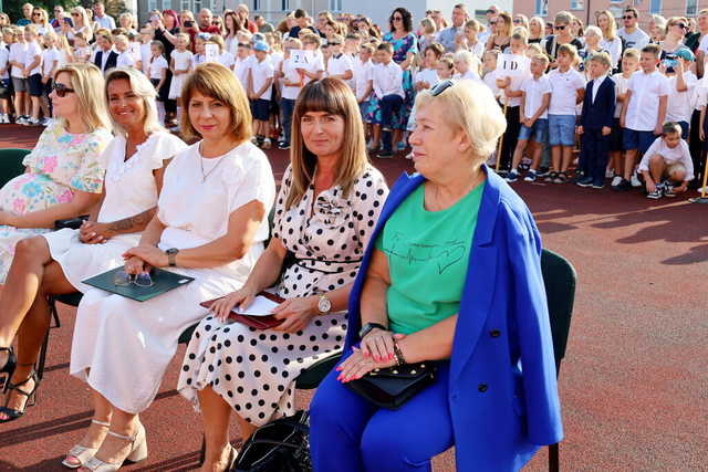 [FOTO] Uczniowie z całego powiatu powitali nowy rok szkolny