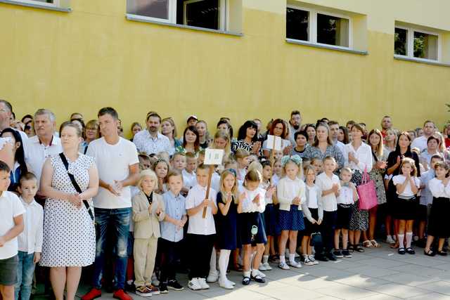 [FOTO] Uczniowie z całego powiatu powitali nowy rok szkolny