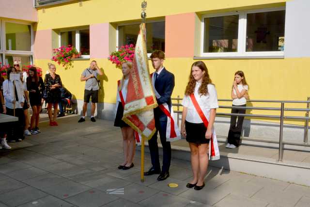 [FOTO] Uczniowie z całego powiatu powitali nowy rok szkolny