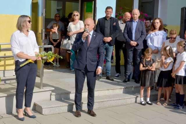 [FOTO] Uczniowie z całego powiatu powitali nowy rok szkolny