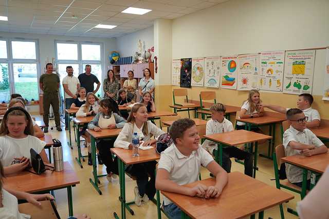 [FOTO] Uczniowie z całego powiatu powitali nowy rok szkolny
