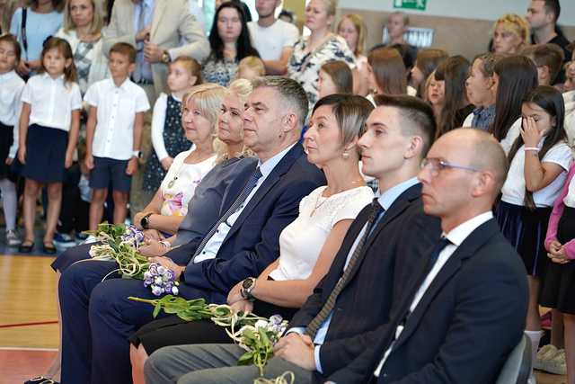 [FOTO] Uczniowie z całego powiatu powitali nowy rok szkolny