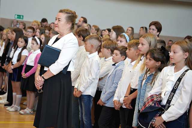 [FOTO] Uczniowie z całego powiatu powitali nowy rok szkolny