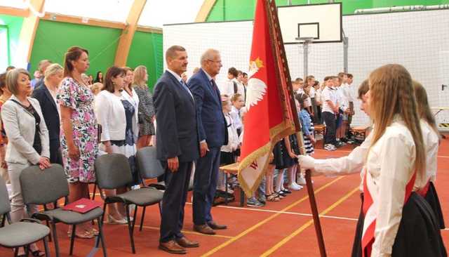 [FOTO] Uczniowie z gminy Dobromierz rozpoczęli rok szkolny