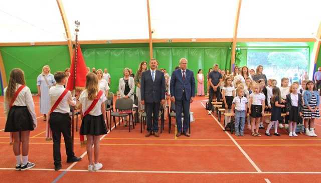[FOTO] Uczniowie z gminy Dobromierz rozpoczęli rok szkolny