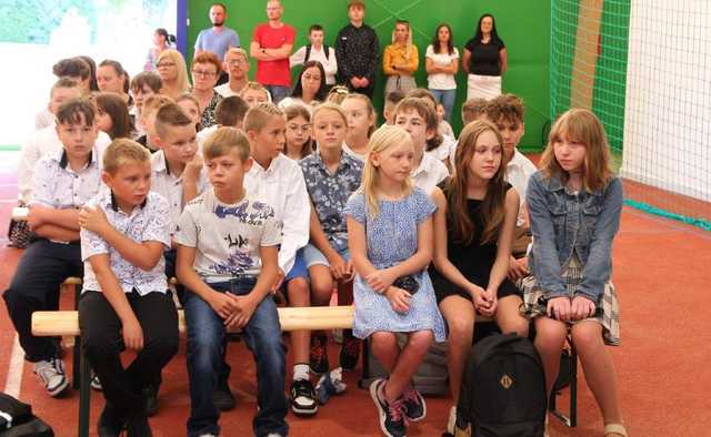 [FOTO] Uczniowie z gminy Dobromierz rozpoczęli rok szkolny