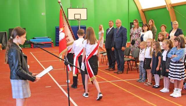[FOTO] Uczniowie z gminy Dobromierz rozpoczęli rok szkolny