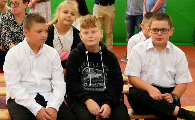 [FOTO] Uczniowie z gminy Dobromierz rozpoczęli rok szkolny