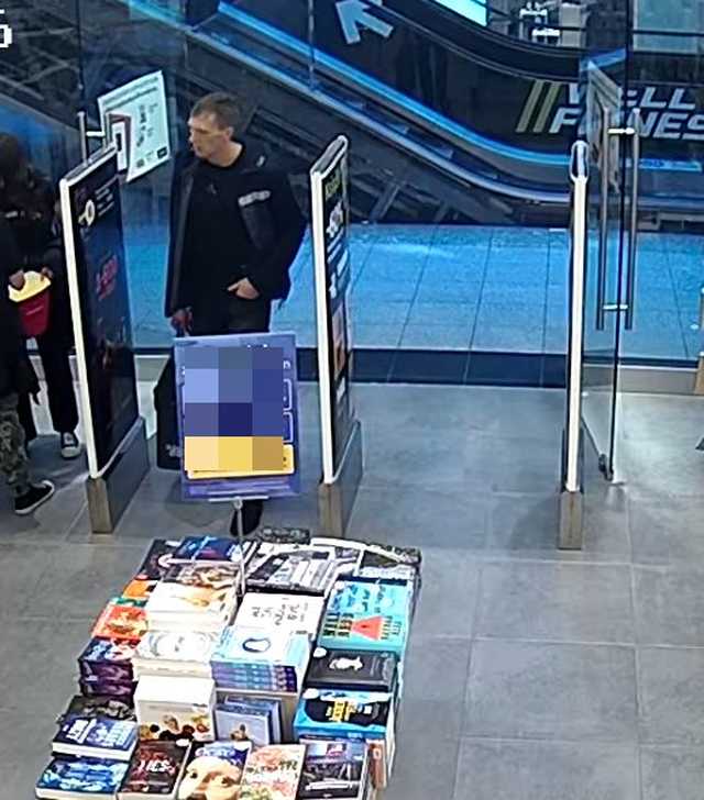 Ukradł klocki w jednym ze sklepów. Czy ktoś rozpoznaje tego mężczyznę?