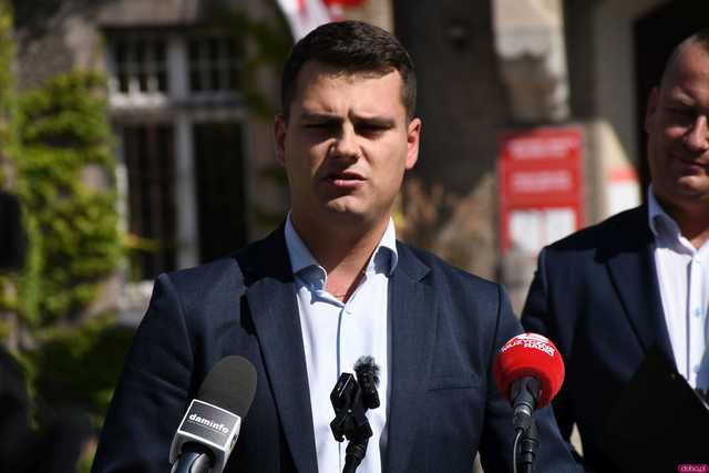 [FOTO] Parlamantarzyści PiS o decyzji PKW dotyczącej odrzucenia sprawozdania finansowego ich komitetu