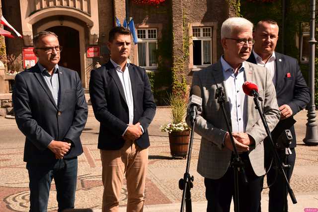 [FOTO] Parlamantarzyści PiS o decyzji PKW dotyczącej odrzucenia sprawozdania finansowego ich komitetu