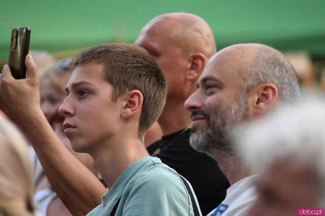 [WIDEO/FOTO] Plony zebrane, więc czas na zabawę! Dożynki Gminy Strzegom w Rogoźnicy