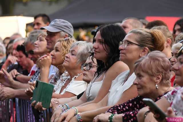 [WIDEO/FOTO] Plony zebrane, więc czas na zabawę! Dożynki Gminy Strzegom w Rogoźnicy