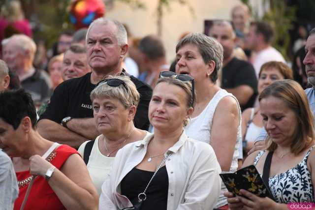 [WIDEO/FOTO] Plony zebrane, więc czas na zabawę! Dożynki Gminy Strzegom w Rogoźnicy