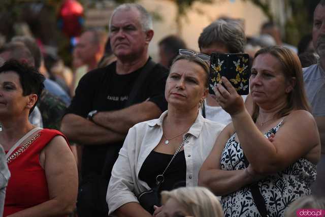 [WIDEO/FOTO] Plony zebrane, więc czas na zabawę! Dożynki Gminy Strzegom w Rogoźnicy