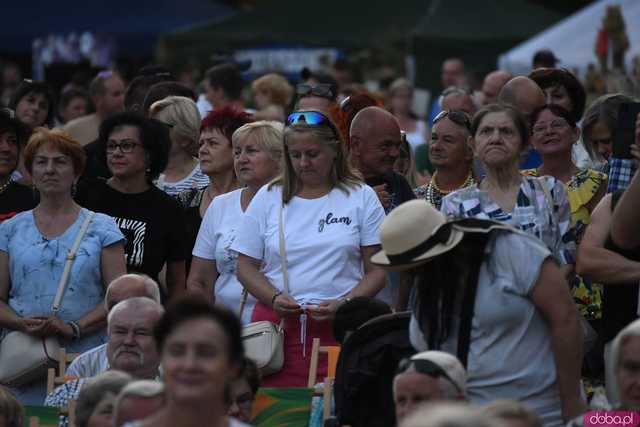 [WIDEO/FOTO] Plony zebrane, więc czas na zabawę! Dożynki Gminy Strzegom w Rogoźnicy