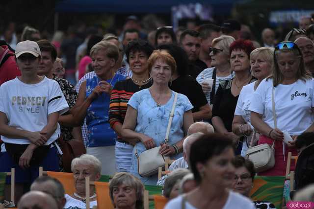 [WIDEO/FOTO] Plony zebrane, więc czas na zabawę! Dożynki Gminy Strzegom w Rogoźnicy