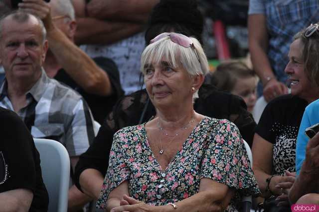 [WIDEO/FOTO] Plony zebrane, więc czas na zabawę! Dożynki Gminy Strzegom w Rogoźnicy