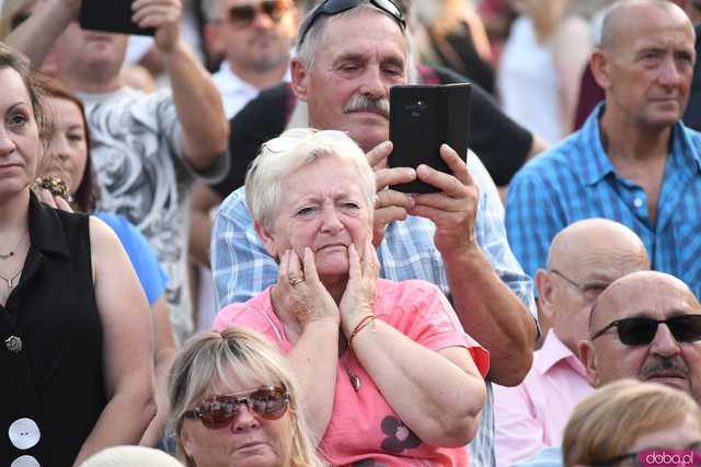 [WIDEO/FOTO] Plony zebrane, więc czas na zabawę! Dożynki Gminy Strzegom w Rogoźnicy