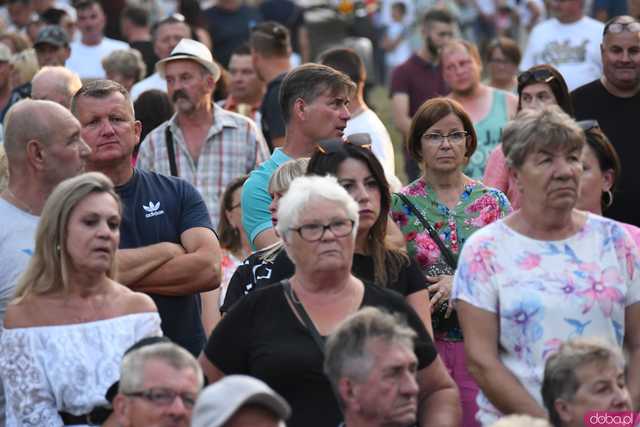 [WIDEO/FOTO] Plony zebrane, więc czas na zabawę! Dożynki Gminy Strzegom w Rogoźnicy