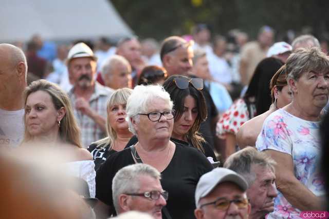 [WIDEO/FOTO] Plony zebrane, więc czas na zabawę! Dożynki Gminy Strzegom w Rogoźnicy
