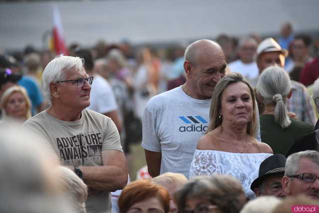 [WIDEO/FOTO] Plony zebrane, więc czas na zabawę! Dożynki Gminy Strzegom w Rogoźnicy