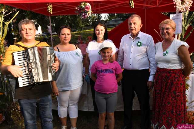 [WIDEO/FOTO] Plony zebrane, więc czas na zabawę! Dożynki Gminy Strzegom w Rogoźnicy