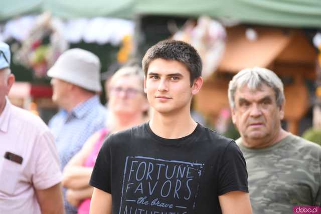 [WIDEO/FOTO] Plony zebrane, więc czas na zabawę! Dożynki Gminy Strzegom w Rogoźnicy
