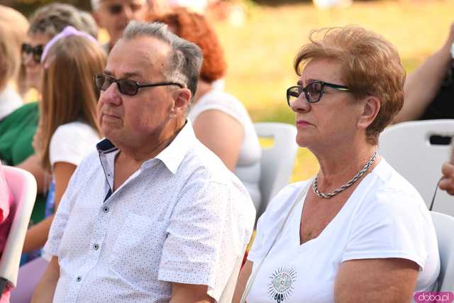 [WIDEO/FOTO] Plony zebrane, więc czas na zabawę! Dożynki Gminy Strzegom w Rogoźnicy