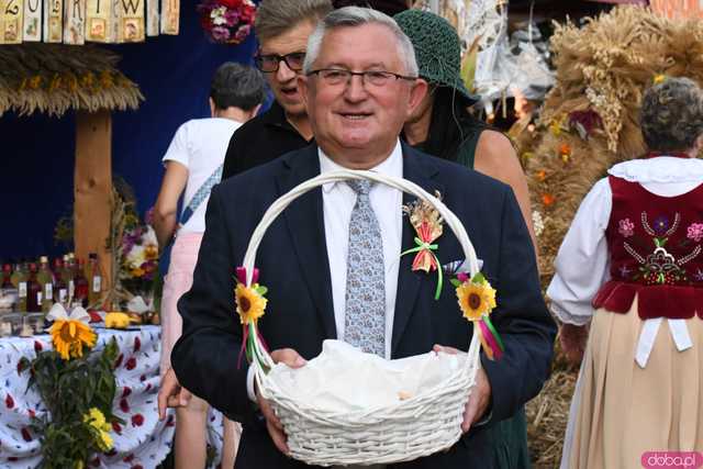 [WIDEO/FOTO] Plony zebrane, więc czas na zabawę! Dożynki Gminy Strzegom w Rogoźnicy