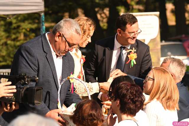 [WIDEO/FOTO] Plony zebrane, więc czas na zabawę! Dożynki Gminy Strzegom w Rogoźnicy