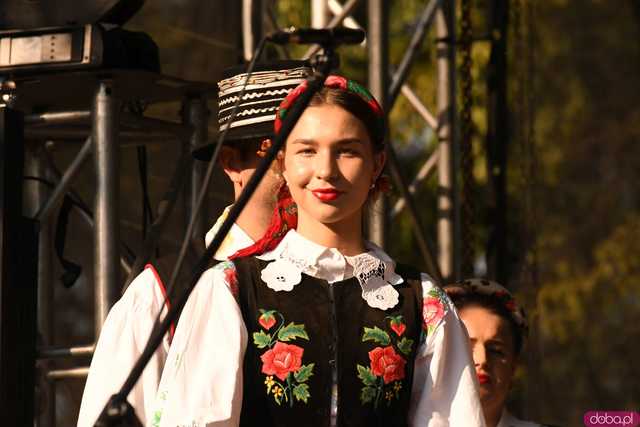 [WIDEO/FOTO] Plony zebrane, więc czas na zabawę! Dożynki Gminy Strzegom w Rogoźnicy