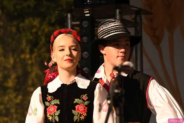 [WIDEO/FOTO] Plony zebrane, więc czas na zabawę! Dożynki Gminy Strzegom w Rogoźnicy