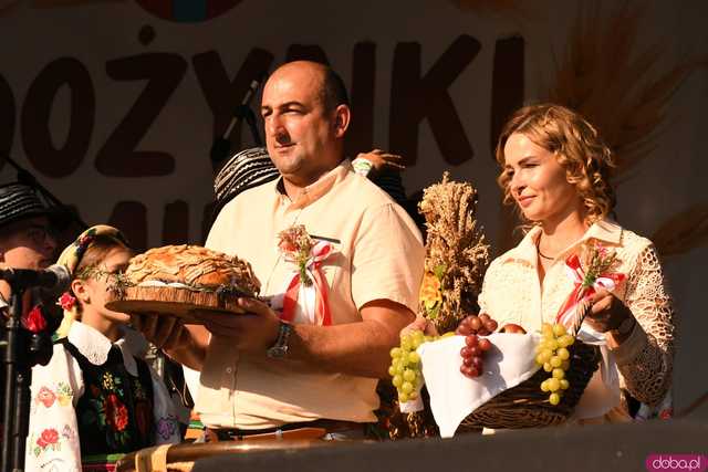 [WIDEO/FOTO] Plony zebrane, więc czas na zabawę! Dożynki Gminy Strzegom w Rogoźnicy