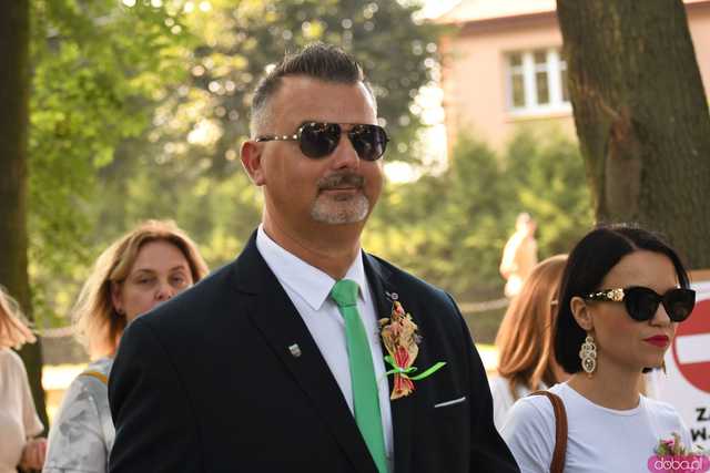 [WIDEO/FOTO] Plony zebrane, więc czas na zabawę! Dożynki Gminy Strzegom w Rogoźnicy