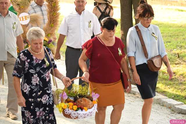 [WIDEO/FOTO] Plony zebrane, więc czas na zabawę! Dożynki Gminy Strzegom w Rogoźnicy