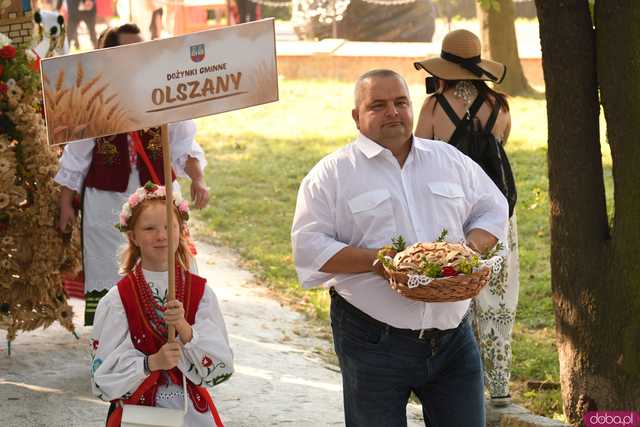 [WIDEO/FOTO] Plony zebrane, więc czas na zabawę! Dożynki Gminy Strzegom w Rogoźnicy