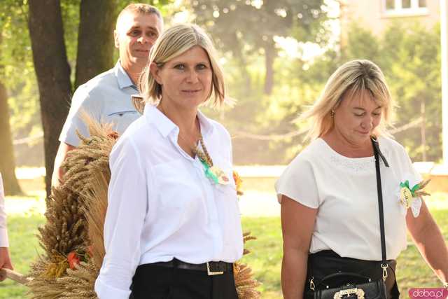 [WIDEO/FOTO] Plony zebrane, więc czas na zabawę! Dożynki Gminy Strzegom w Rogoźnicy