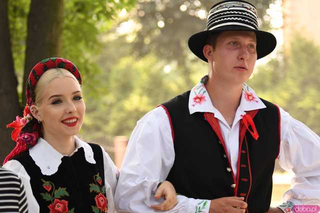 [WIDEO/FOTO] Plony zebrane, więc czas na zabawę! Dożynki Gminy Strzegom w Rogoźnicy