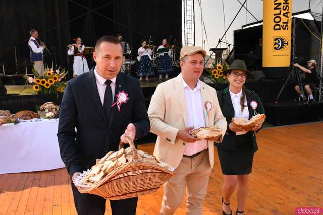 [WIDEO/FOTO] Dożynki Wojewódzkie w Małowicach. Nie zabrakło przedstawicieli naszego powiatu!