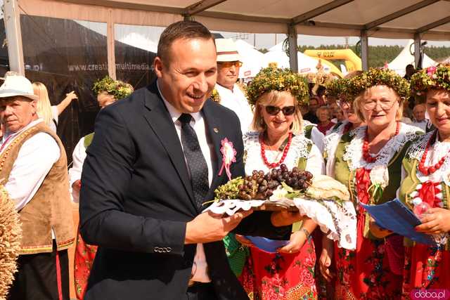 [WIDEO/FOTO] Dożynki Wojewódzkie w Małowicach. Nie zabrakło przedstawicieli naszego powiatu!