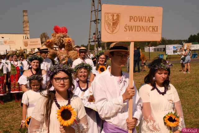 [WIDEO/FOTO] Dożynki Wojewódzkie w Małowicach. Nie zabrakło przedstawicieli naszego powiatu!