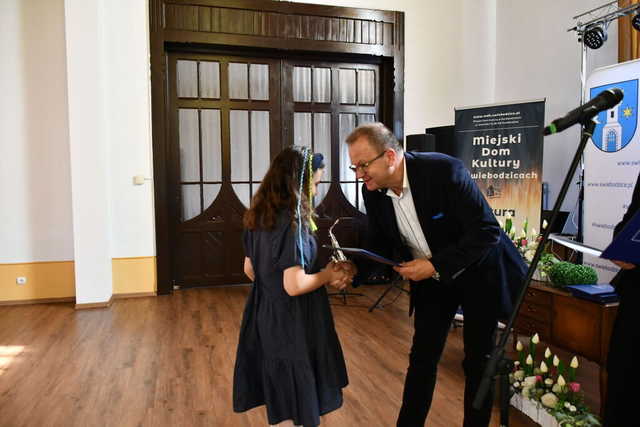 [FOTO] Rozdano stypendia dla najzdolniejszych świebodziczan