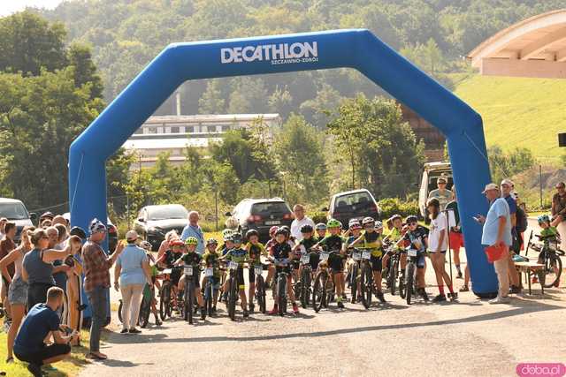 [WIDEO/FOTO] Młodzi kolarze wystartowali w kolejnej edycji Ligi MTB Aglomeracji Wałbrzyskiej