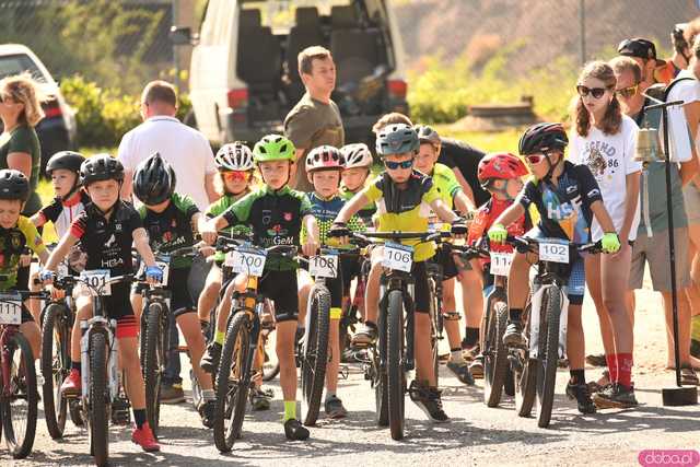 [WIDEO/FOTO] Młodzi kolarze wystartowali w kolejnej edycji Ligi MTB Aglomeracji Wałbrzyskiej