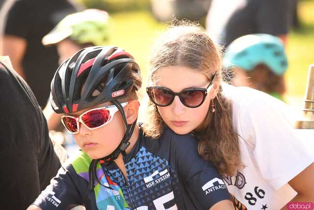 [WIDEO/FOTO] Młodzi kolarze wystartowali w kolejnej edycji Ligi MTB Aglomeracji Wałbrzyskiej