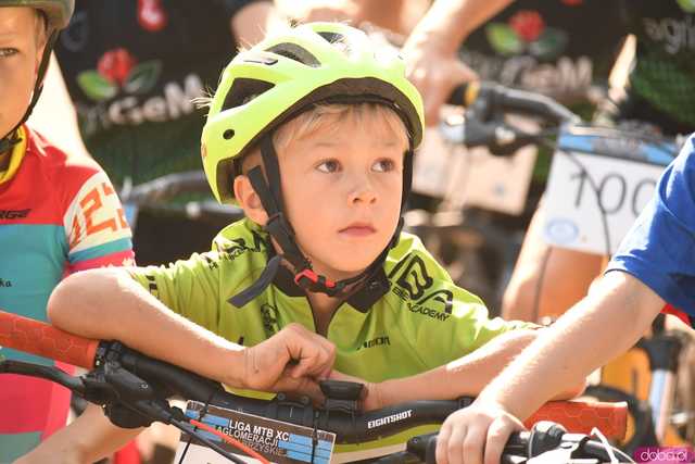 [WIDEO/FOTO] Młodzi kolarze wystartowali w kolejnej edycji Ligi MTB Aglomeracji Wałbrzyskiej