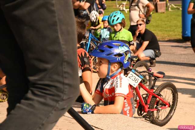 [WIDEO/FOTO] Młodzi kolarze wystartowali w kolejnej edycji Ligi MTB Aglomeracji Wałbrzyskiej