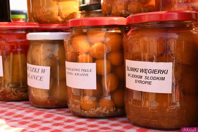 [FOTO] Foodtrucki i lokalne produkty na kolejnej odsłonie Jarmarku przy Centrum Turystycznym Granitowego Szlaku